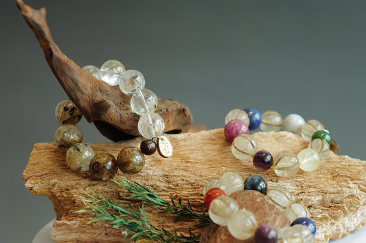 なぜ「エネルギー/パワーストーン」と呼ばれるのか? 〜天然石ブレスレットが持つ力〜